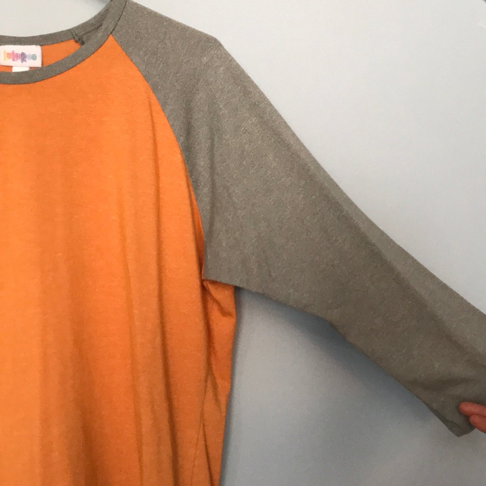 LulaRoe Tee - Picture 2 of 3